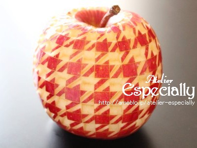 りんごの千鳥格子フルーツカービング作品